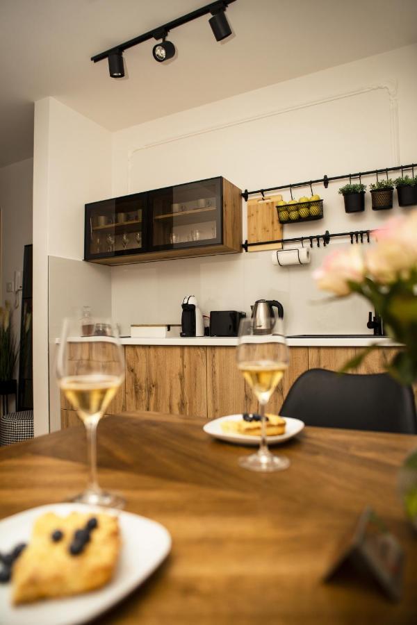 Room21 Free Garage Novi Sad Exterior foto